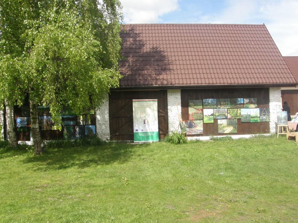 Gospodarstwo Agroturystyczno-Edukacyjne Gratka Celiny (Gmina Rakow, Kielce) Exterior foto